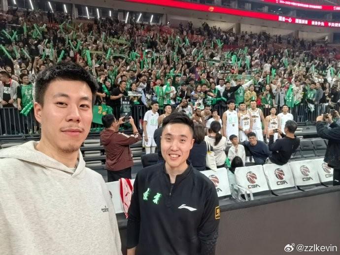 张镇麟晒图回忆辽篮：我们在夏天相遇，又走向各自的夏天”